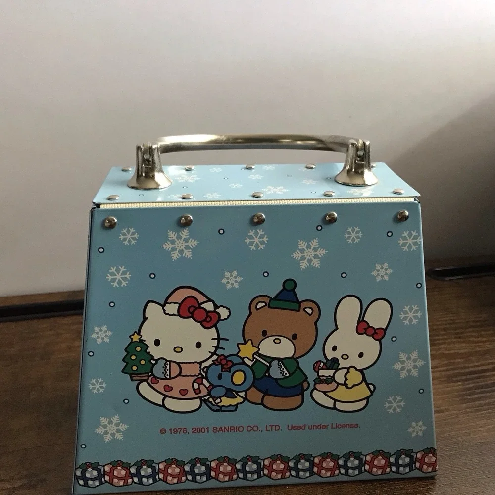 Hello‎ Kitty Christmas Holiday Candy Purse Tin 2001